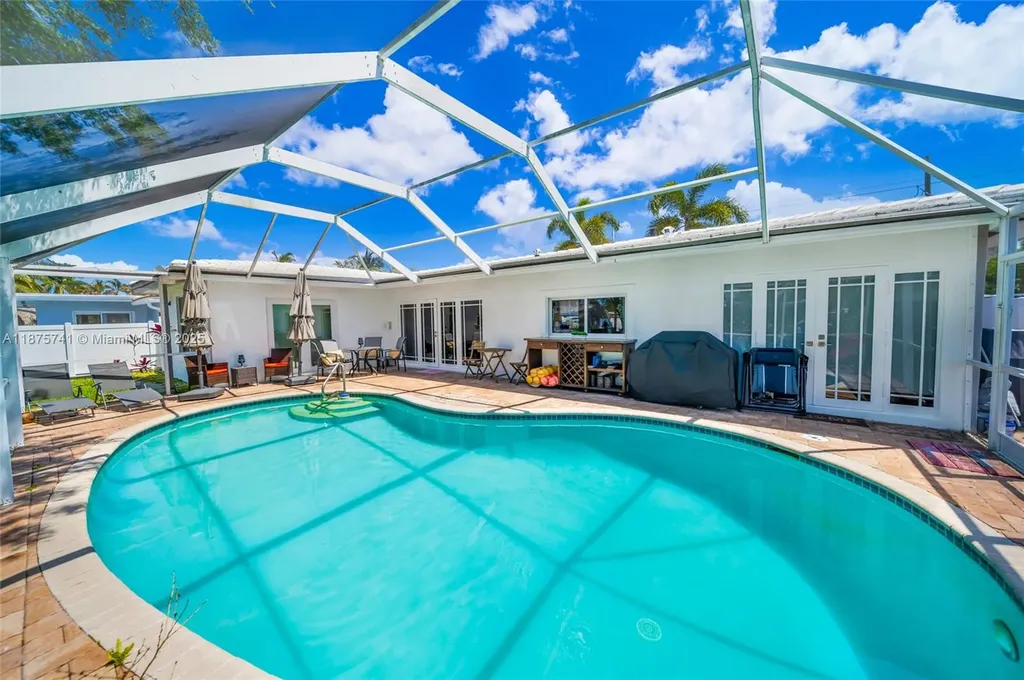 31 SE 12th Street Pompano Beach FL 33060