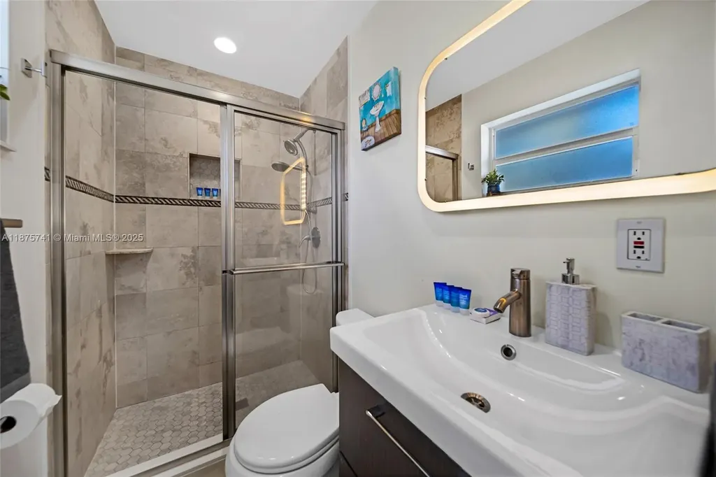 31 SE 12th Street Pompano Beach FL 33060