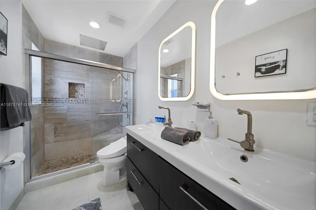 31 SE 12th Street Pompano Beach FL 33060