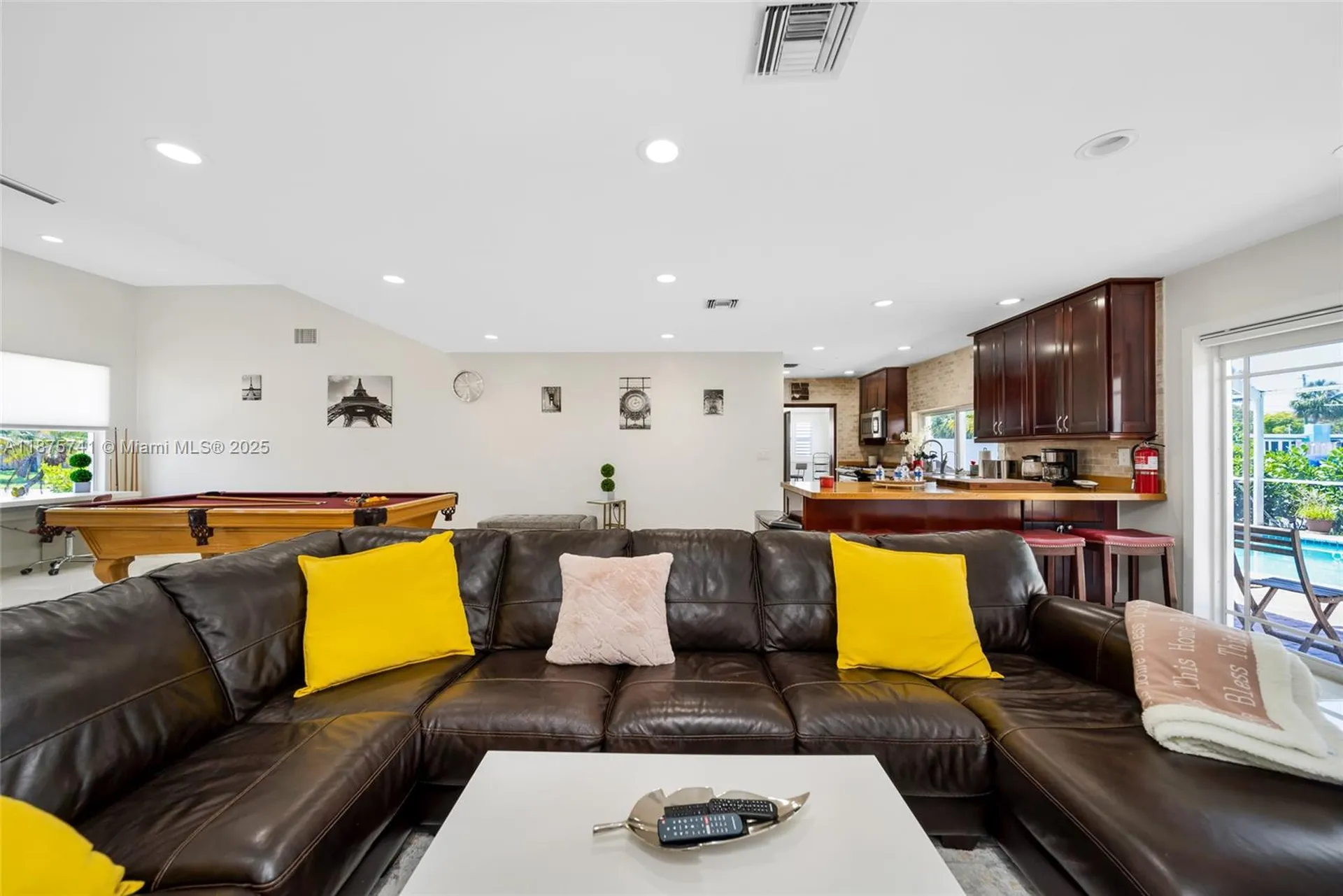 31 SE 12th Street Pompano Beach FL 33060