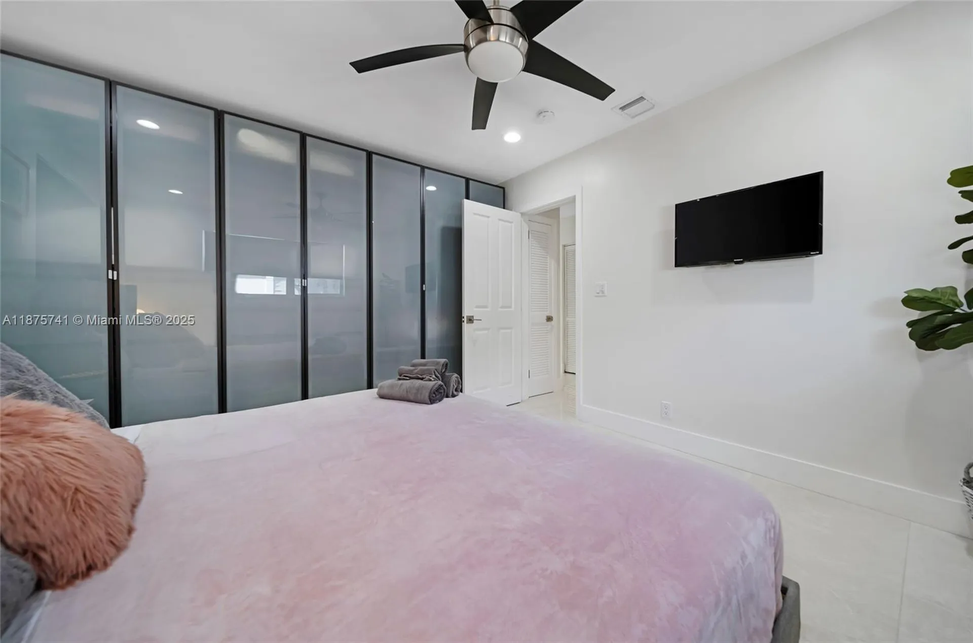 31 SE 12th Street Pompano Beach FL 33060