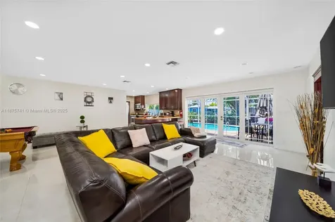 31 SE 12th Street Pompano Beach FL 33060