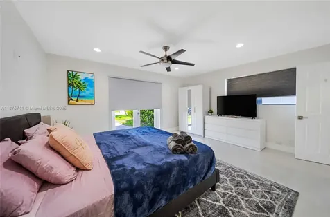 31 SE 12th Street Pompano Beach FL 33060