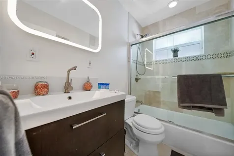 31 SE 12th Street Pompano Beach FL 33060