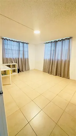 7100 NW 17 Plantation FL 33313