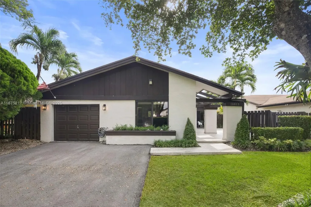 10813 SW 132nd Cir Court Miami FL 33186
