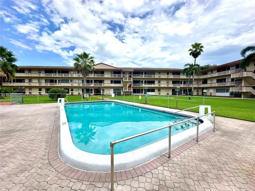 5300 Washington Street Hollywood FL 33021