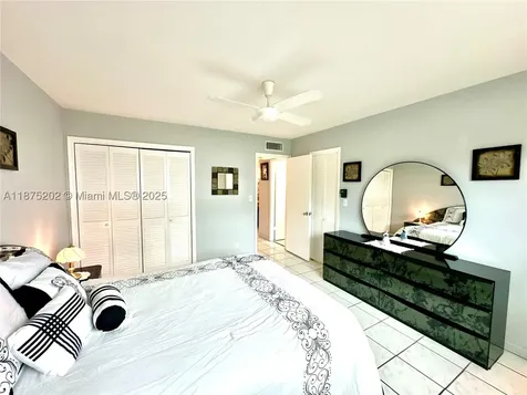 5300 Washington Street Hollywood FL 33021