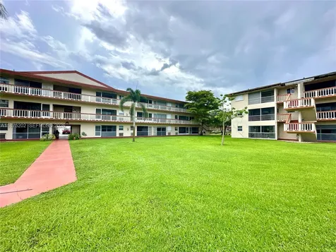 5300 Washington Street Hollywood FL 33021