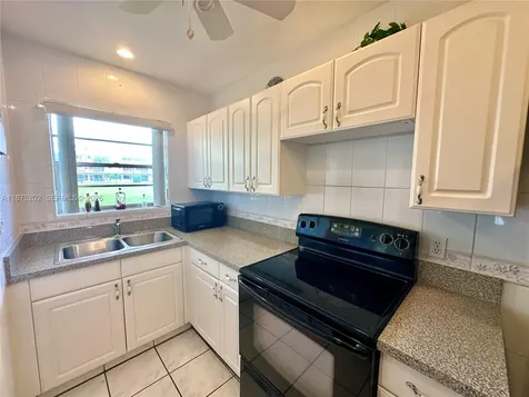 5300 Washington Street Hollywood FL 33021