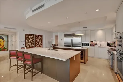 6000 Island Boulevard Aventura FL 33160