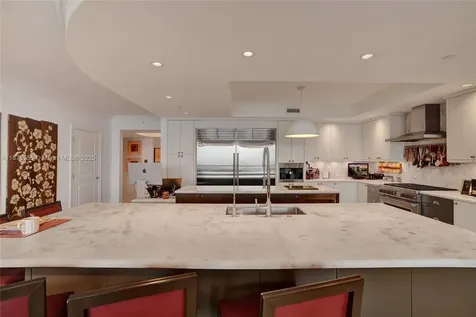 6000 Island Boulevard Aventura FL 33160