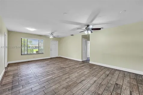 17130 NE 7th Avenue North Miami Beach FL 33162