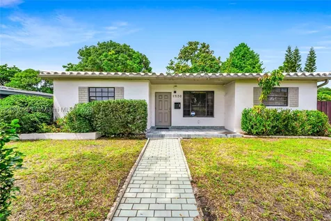 17130 NE 7th Avenue North Miami Beach FL 33162