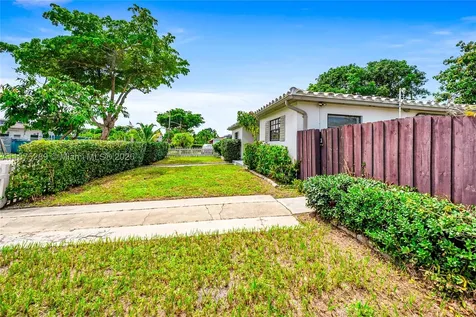 17130 NE 7th Avenue North Miami Beach FL 33162