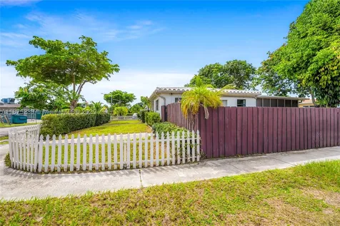 17130 NE 7th Avenue North Miami Beach FL 33162