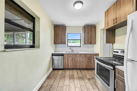 17130 NE 7th Avenue North Miami Beach FL 33162