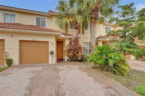 3237 NW 32nd Terrace Oakland Park FL 33309