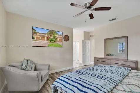 3237 NW 32nd Terrace Oakland Park FL 33309