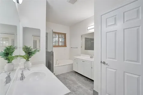 3237 NW 32nd Terrace Oakland Park FL 33309