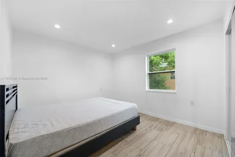 524 NW 10th Hallandale Beach FL 33009