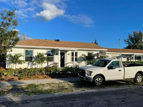 524 NW 10th Hallandale Beach FL 33009