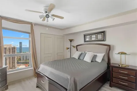 3500 Mystic Pointe Drive Aventura FL 33180