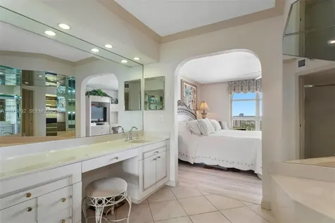 3500 Mystic Pointe Drive Aventura FL 33180