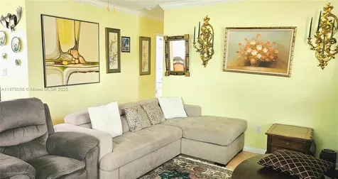 5704 SW 37th Street West Park FL 33023