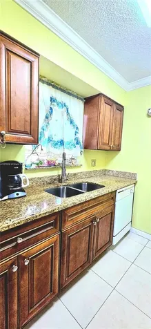 5704 SW 37th Street West Park FL 33023