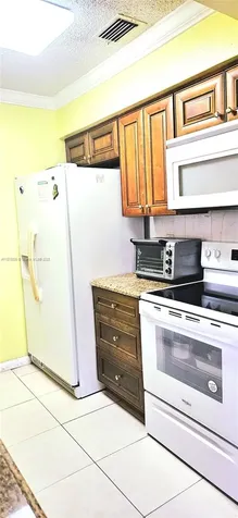 5704 SW 37th Street West Park FL 33023