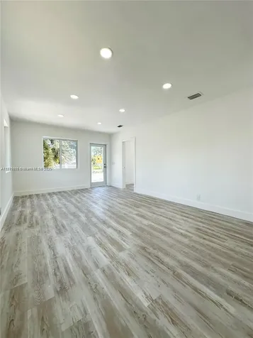 2740 NW 49th Street Miami FL 33142