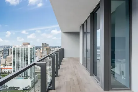 68 SE 6th Street Miami FL 33131
