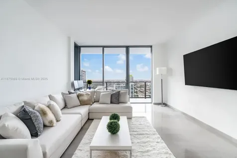 68 SE 6th Street Miami FL 33131