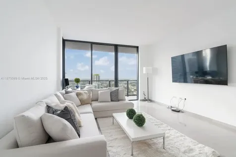 68 SE 6th Street Miami FL 33131