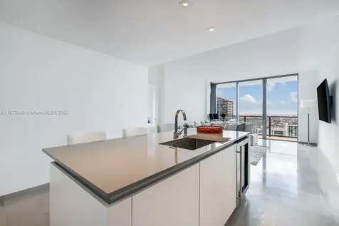 68 SE 6th Street Miami FL 33131