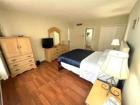 5161 Collins Avenue Miami Beach FL 33140