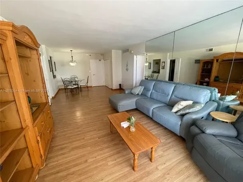 5161 Collins Avenue Miami Beach FL 33140