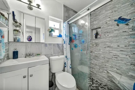 1317 W 61st Place Hialeah FL 33012