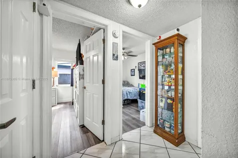 1317 W 61st Place Hialeah FL 33012