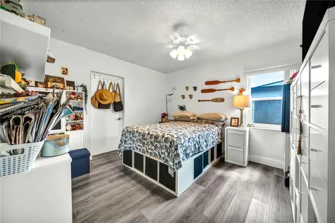 1317 W 61st Place Hialeah FL 33012