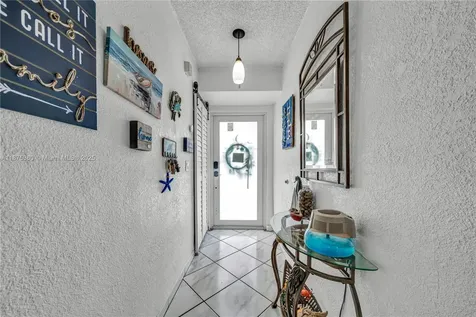 1317 W 61st Place Hialeah FL 33012