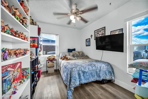 1317 W 61st Place Hialeah FL 33012