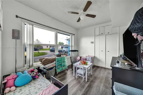 1317 W 61st Place Hialeah FL 33012