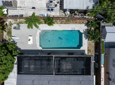 1317 W 61st Place Hialeah FL 33012