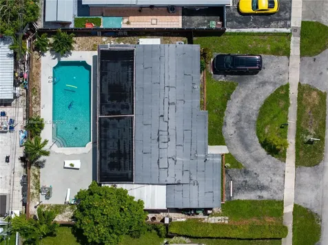 1317 W 61st Place Hialeah FL 33012