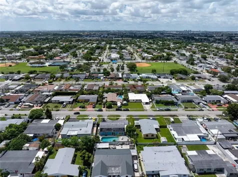 1317 W 61st Place Hialeah FL 33012