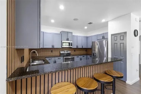 9871 NW 88th Terrace Doral FL 33178