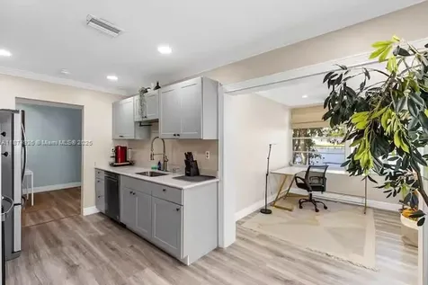 5817 NW 70th Avenue Tamarac FL 33321