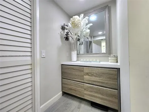 3505 S Ocean Drive Hollywood FL 33019